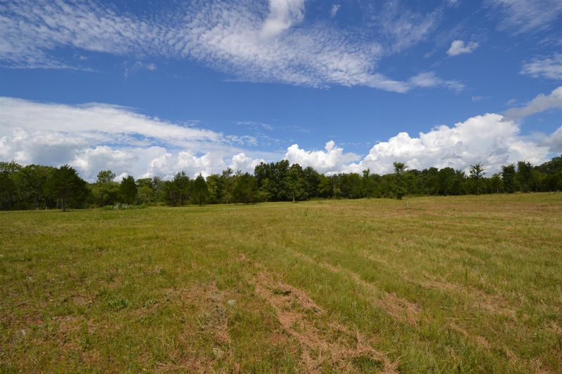 2 Fall Creek Rd, Lebanon, TN 37090