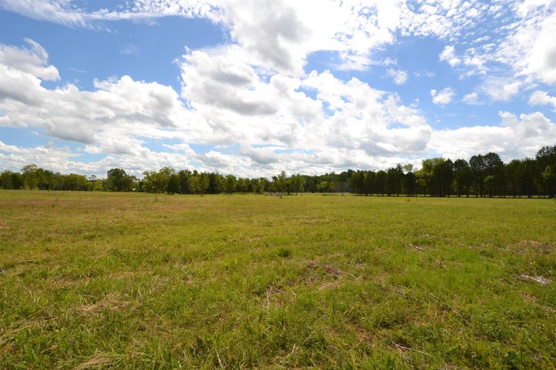2 Fall Creek Rd, Lebanon, TN 37090