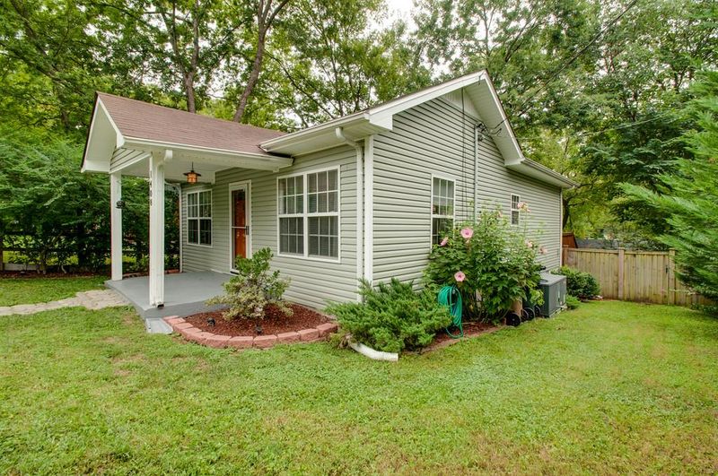 1408 Oakhurst Dr, Nashville, TN 37216