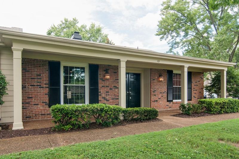 111 Boxwood Dr, Franklin, TN 37069