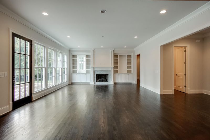 1024 Grassland Ln, Nashville, TN 37220