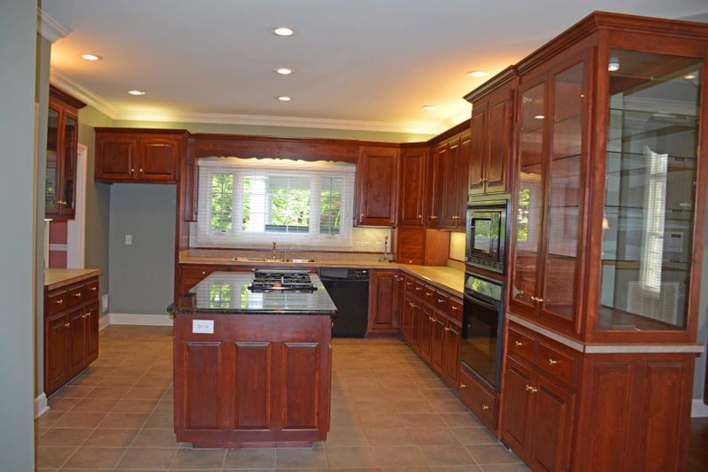 405 W Walnut St, Dickson, TN 37055