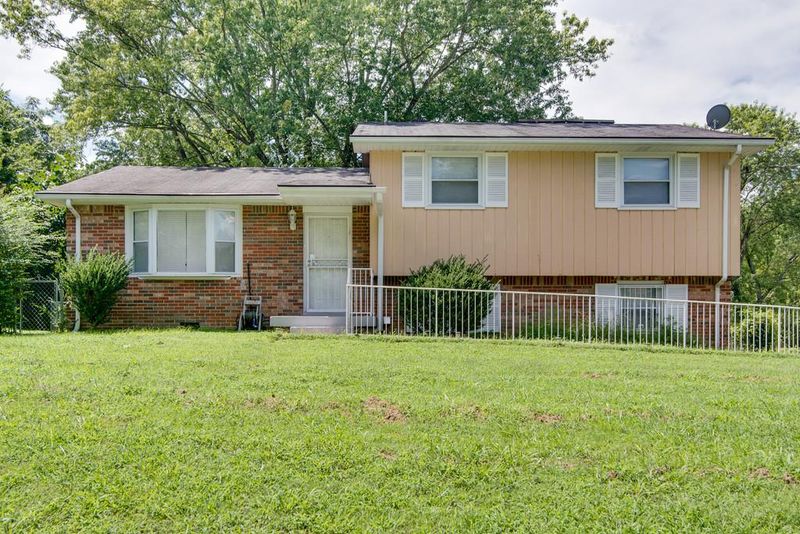 487 Westcrest Dr, Nashville, TN 37211