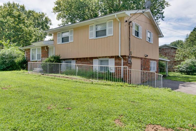 487 Westcrest Dr, Nashville, TN 37211