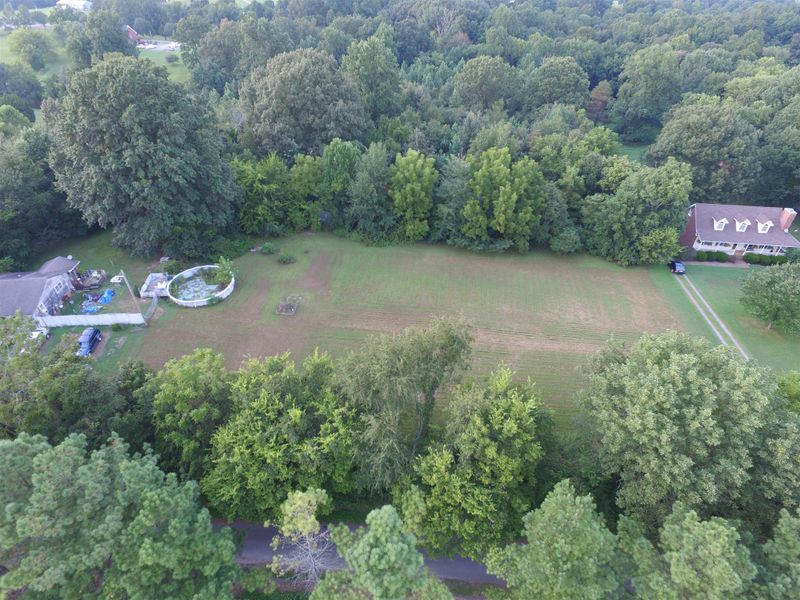 2 Morton Rd, Greenbrier, TN 37073