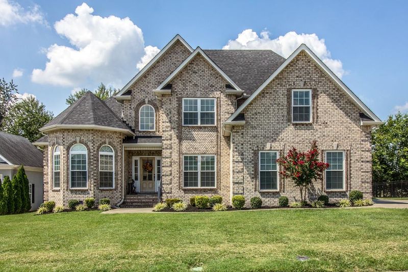 2915 Frank Robinson Dr, Murfreesboro, TN 37130