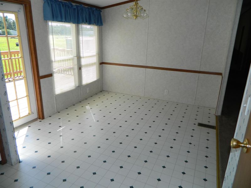469 Buck Graves Rd, Westmoreland, TN 37186