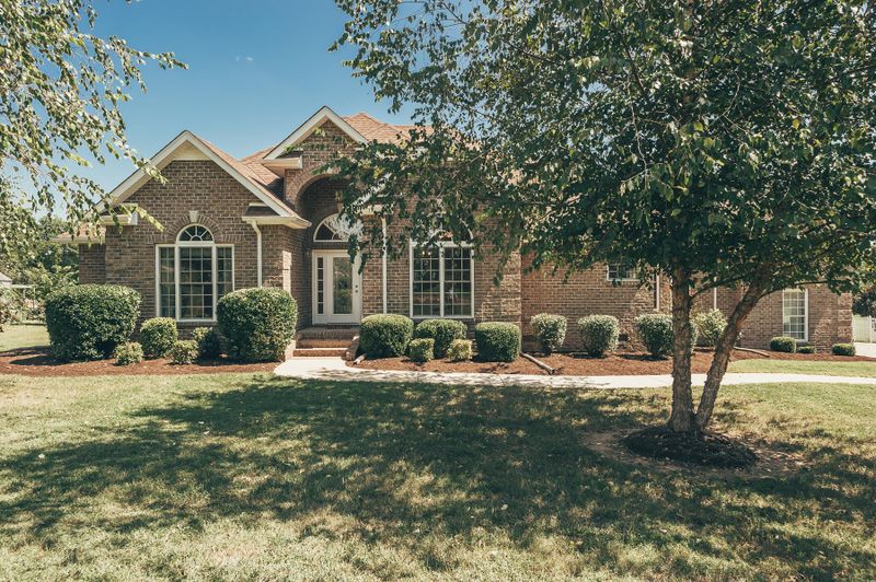 1208 Glover Hills Dr, Springfield, TN 37172
