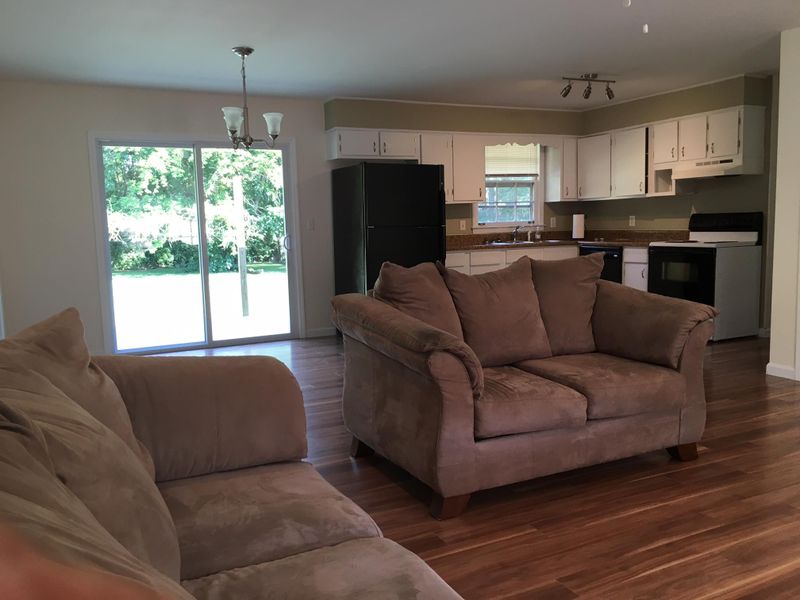 218 New Shackle Island Rd, Hendersonville, TN 37075