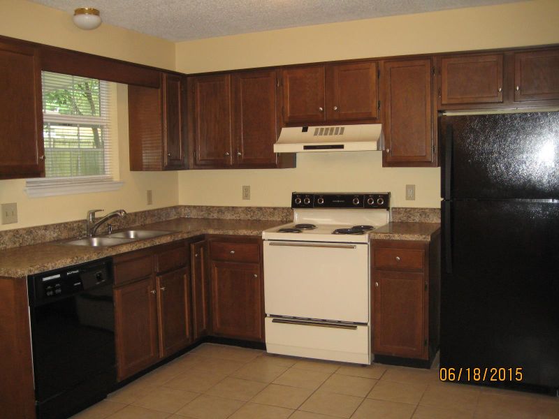 107 Schooner Ct, Hermitage, TN 37076