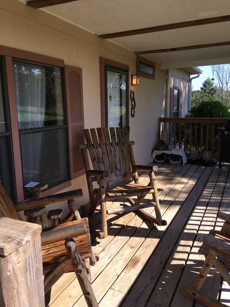 1788 Mosley Ferry Rd, Chapmansboro, TN 37035