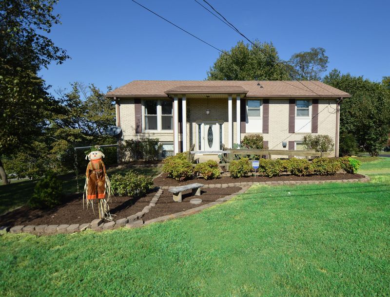 158 Neverbreak Dr, Hendersonville, TN 37075