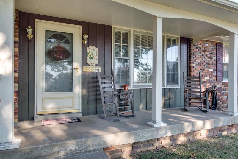 102 Freshrun Dr, Hendersonville, TN 37075