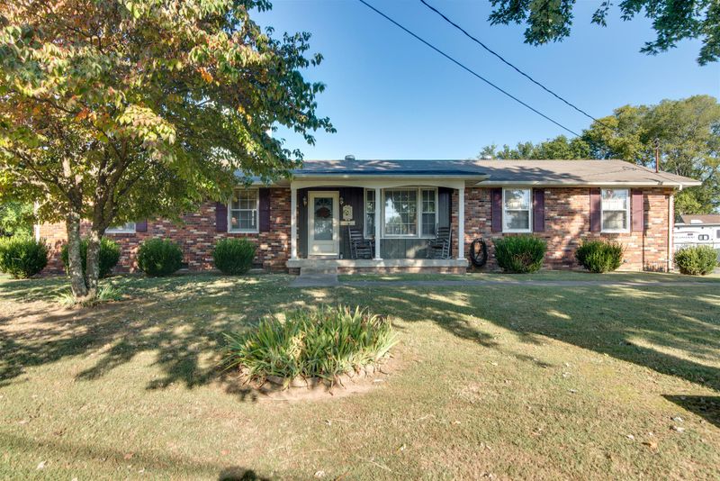 102 Freshrun Dr, Hendersonville, TN 37075