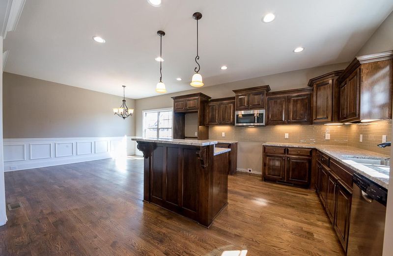4325 Patrick Henry Dr, La Vergne, TN 37086