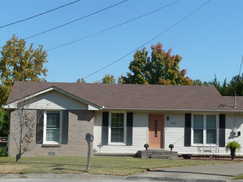 5128 Parishwood Ct, Nashville, TN 37211