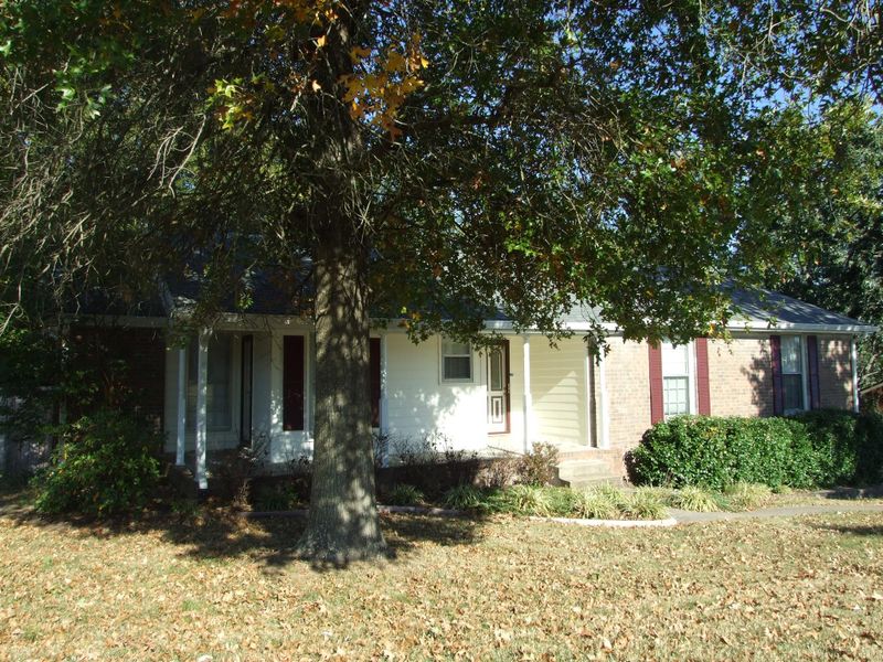 103 Post Oak Rd, Hendersonville, TN 37075