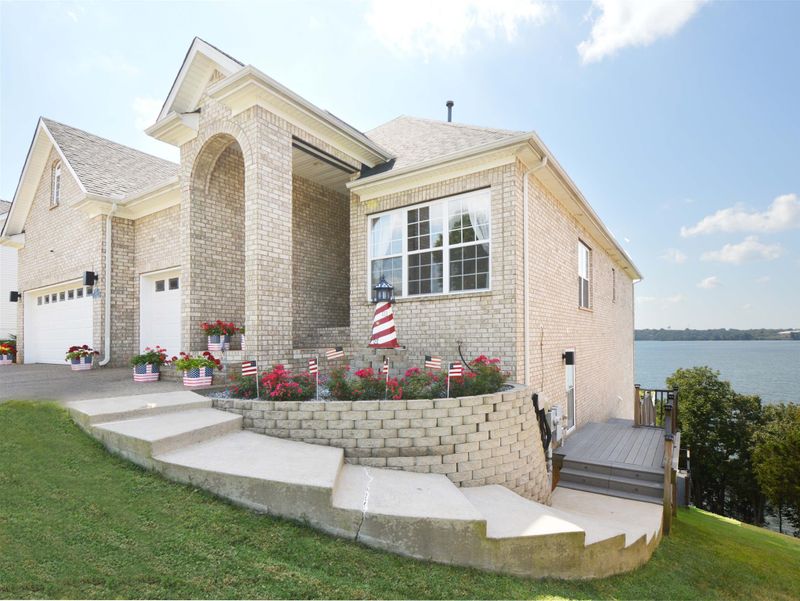 211 E Harbor, Hendersonville, TN 37075