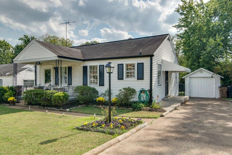 1060 Horseshoe Dr, Nashville, TN 37216