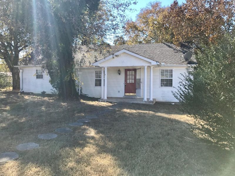 905 Twin Oak Dr, Murfreesboro, TN 37130