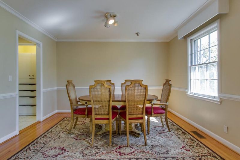 935 Rodney Dr, Nashville, TN 37205