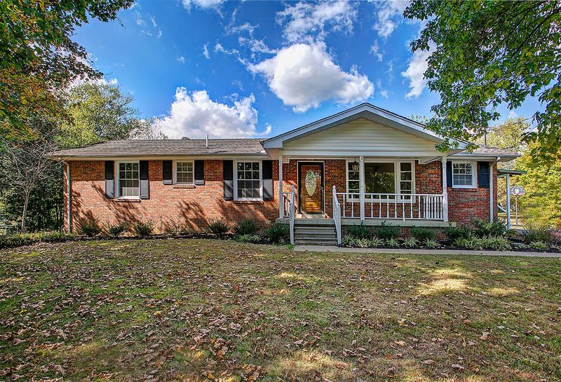 102 Lynn Lee Dr, Old Hickory, TN 37138