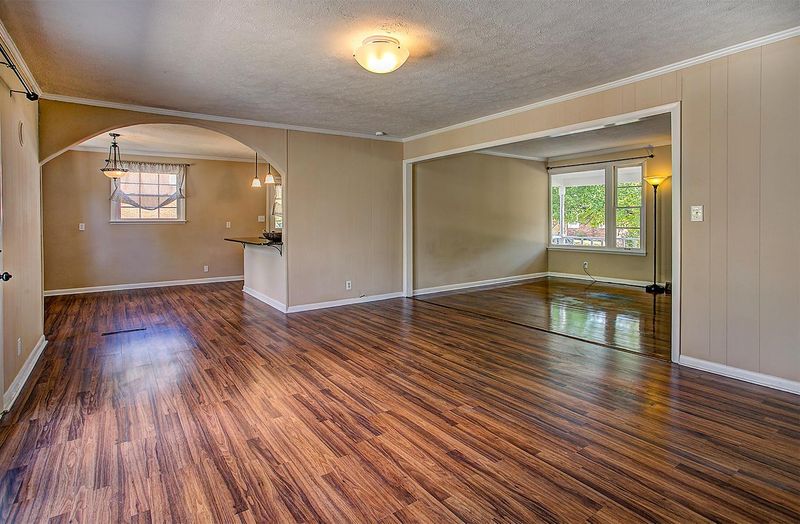 102 Lynn Lee Dr, Old Hickory, TN 37138