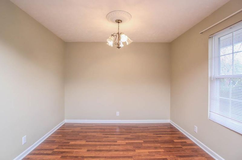 1464 Westview Dr, Murfreesboro, TN 37128