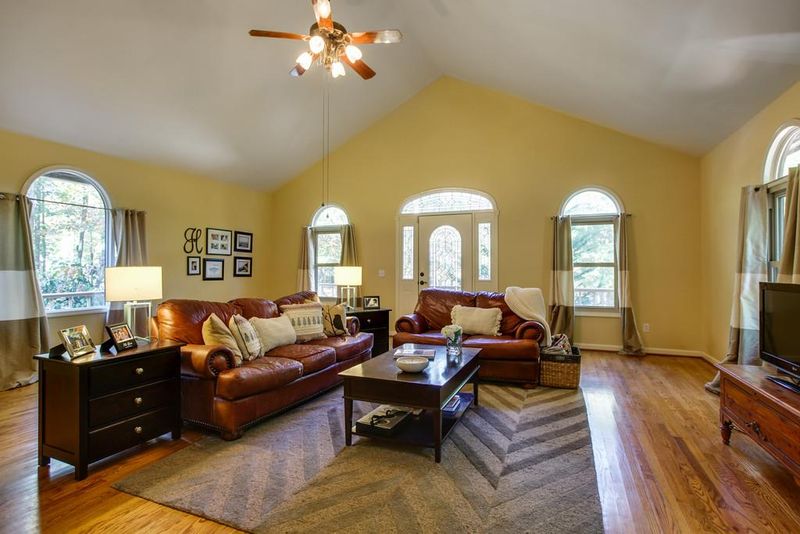 680 Shipper Rd, Lebanon, TN 37087