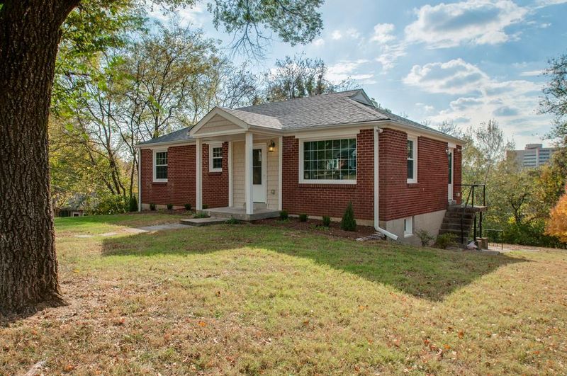424 Springview Dr, Nashville, TN 37214