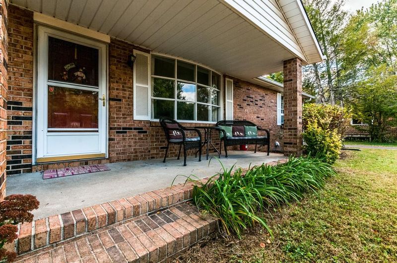6210 Jones Dr, Murfreesboro, TN 37129