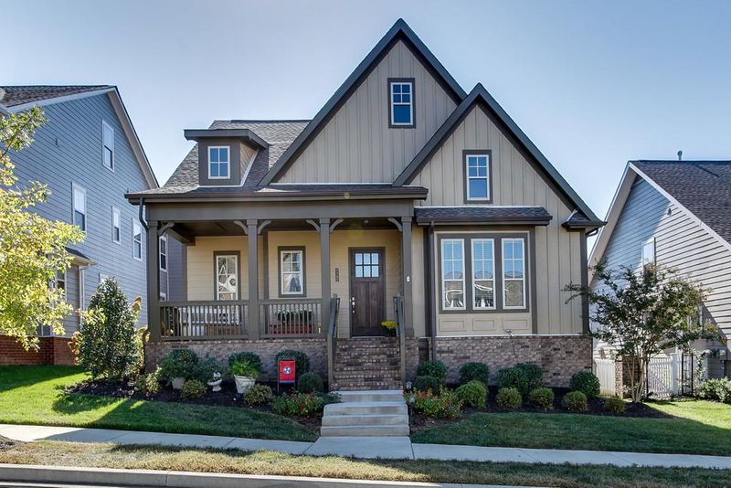 3157 Hazelton Dr, Thompsons Station, TN 37179