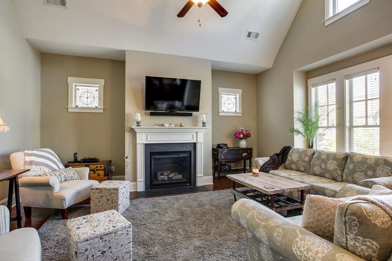 3157 Hazelton Dr, Thompsons Station, TN 37179