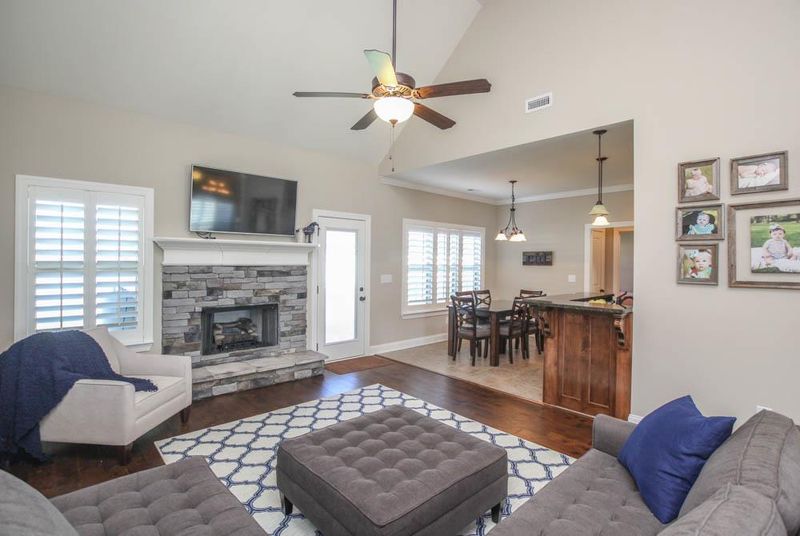 1637 Drayton Dr, Murfreesboro, TN 37130