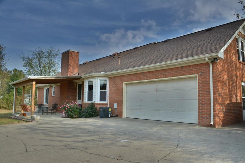 2498 Crosspark Dr, Murfreesboro, TN 37129