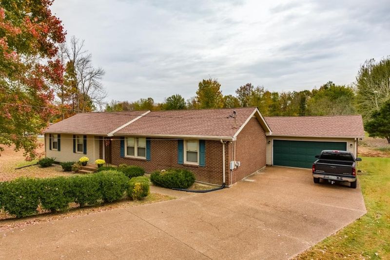 1029 Interstate Park Cir, Cedar Hill, TN 37032