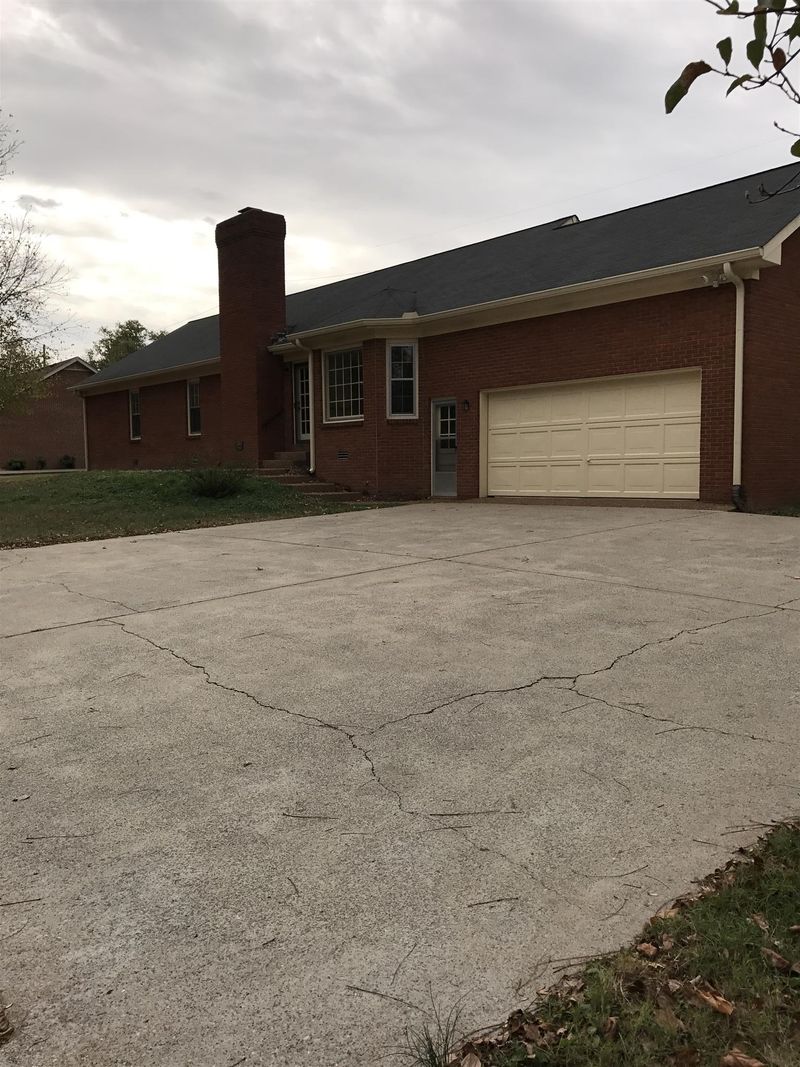 1505 Saunders Ave, Madison, TN 37115