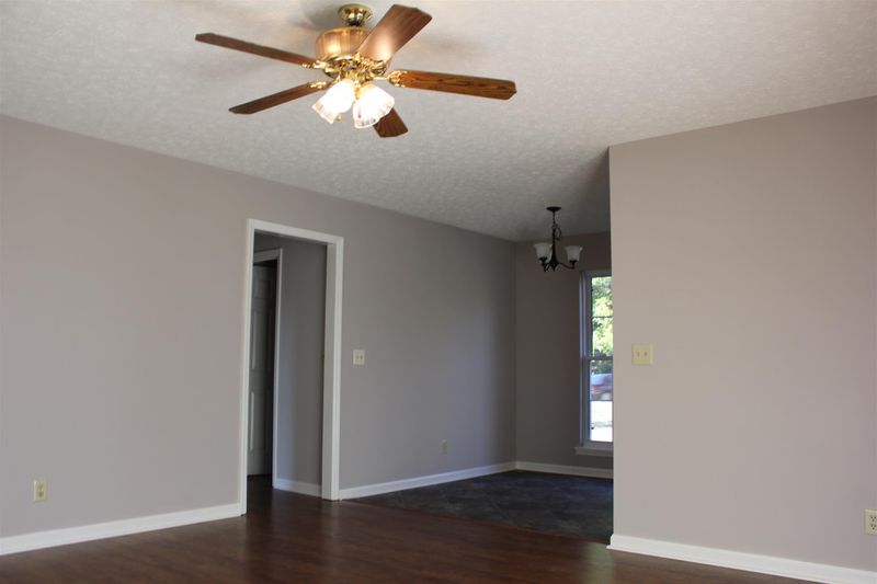 2800 Salem Dr, Springfield, TN 37172