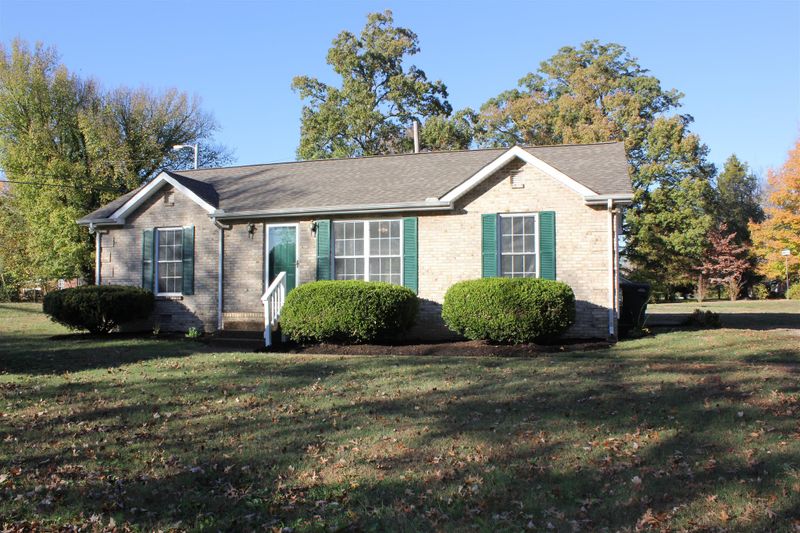 2800 Salem Dr, Springfield, TN 37172