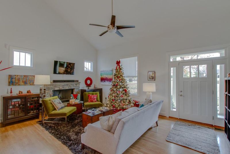 810 Riverside Dr, Nashville, TN 37206