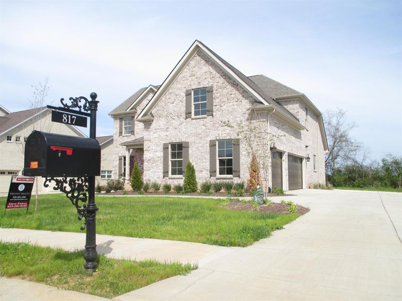 817 Stone Mill Cir, Murfreesboro, TN 37130
