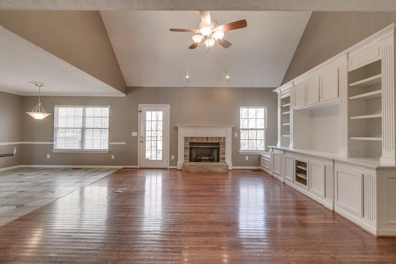 1919 Turfland Dr, Murfreesboro, TN 37127