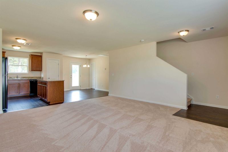 2212 Bee Hive Dr, Columbia, TN 38401