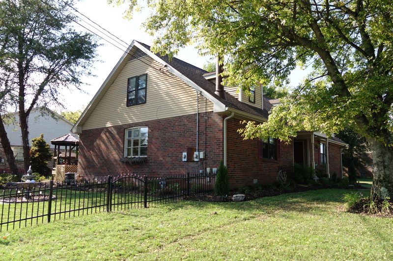 1150 N Graycroft Ave, Madison, TN 37115