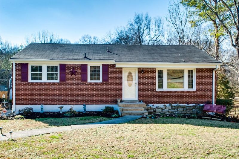 423 Coventry Dr, Nashville, TN 37211