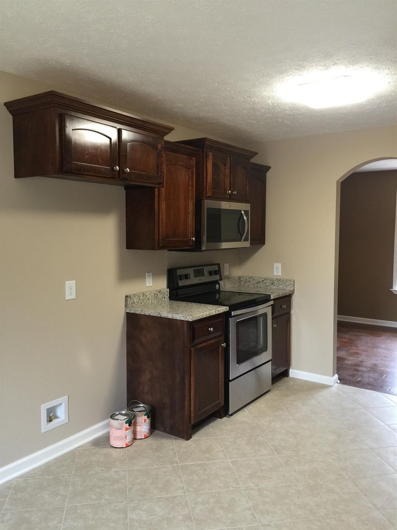 1012 Dollie Dr, Cross Plains, TN 37049