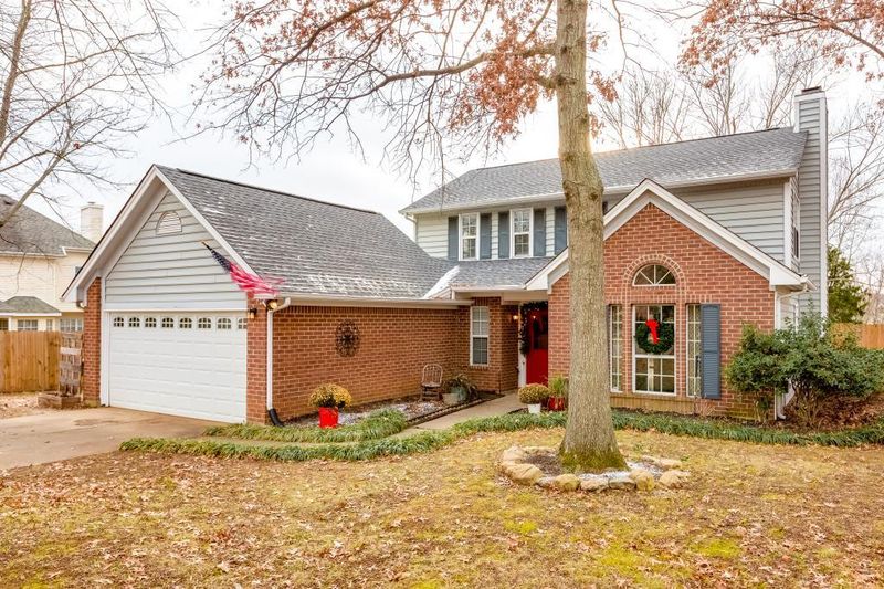 1012 Tonyawood Dr, Old Hickory, TN 37138