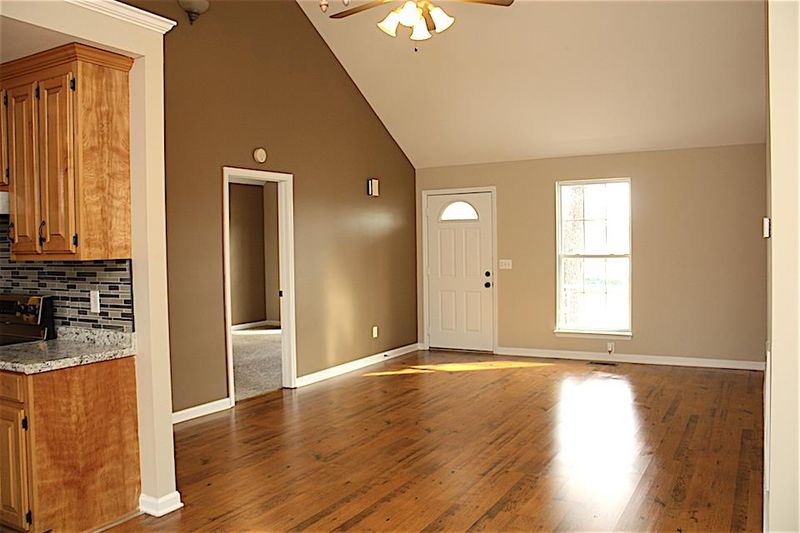 108 Warren Dr, Greenbrier, TN 37073
