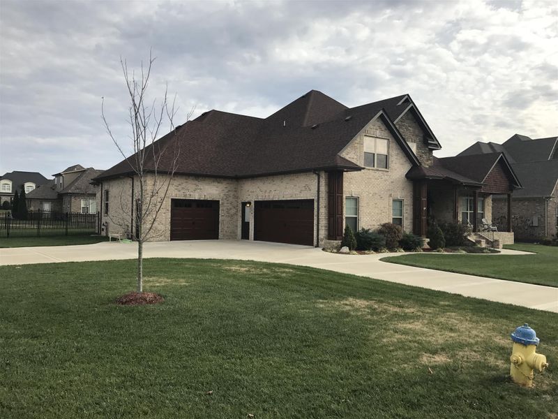 2732 Craythorne Dr, Murfreesboro, TN 37129