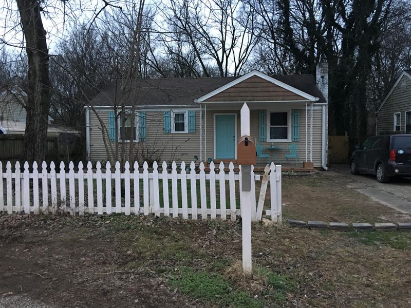 5807 Couch Dr, Nashville, TN 37209